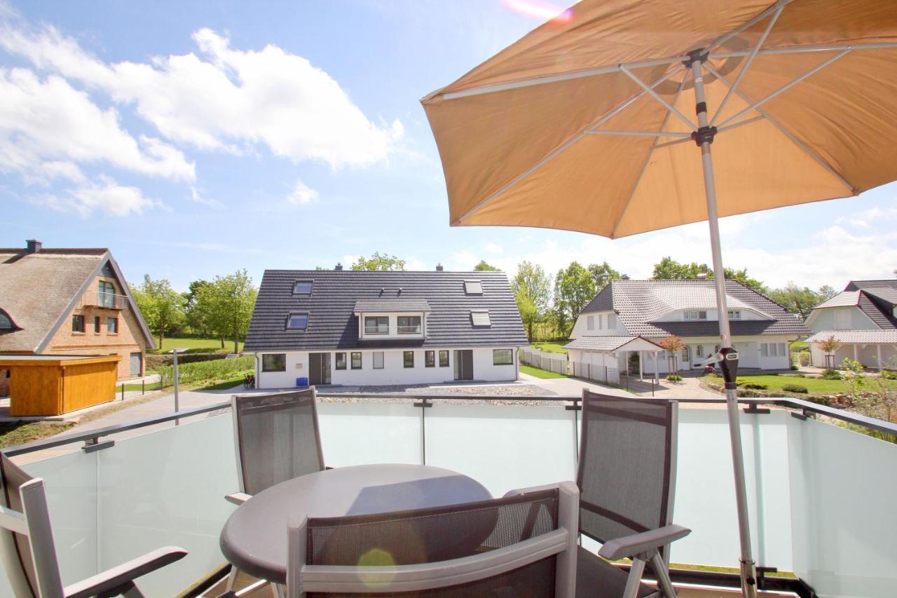 Strandnahe Fewo Rex Rugia: Balkon & Ahoi Erlebnisbad Lobbe Exterior photo